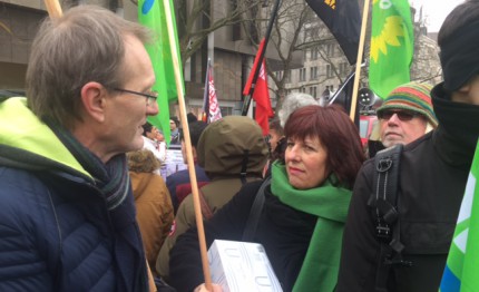 Ute Lamla mit Thomas Schremmer auf Demonstration